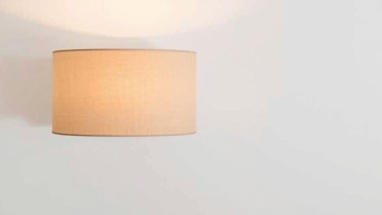 How a Clip-On Lampshade Works: A Simple Guide